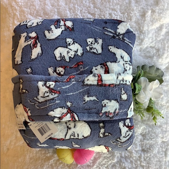 NWT Very Merry Cool Travel Blanket Vera Bradley🐼
